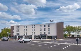 Kyriad Tours Sud - Ballan Mire